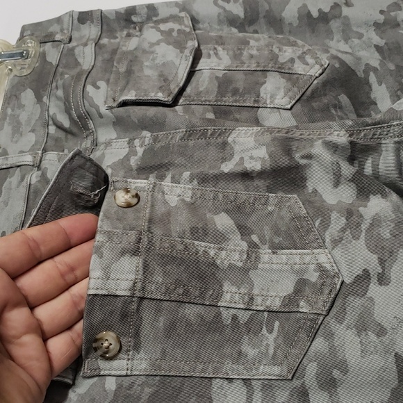 SPANX Stretch Twill Ankle Cargo Pant Stone Wash Camo Women's Size Medium - Picture 6 of 16